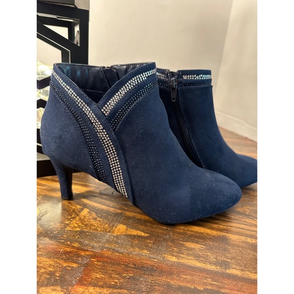 Karen Scott Ankle Boots Booties Navy Blue Faux Suede Rhinestone Accent Size 9M - Picture 1 of 10